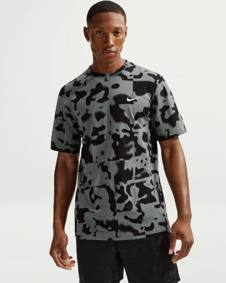 Nike Hyverse Men's Dri-FIT UV Training T-Shirt